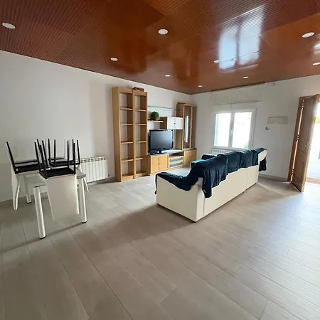 Alojamiento Valladolid 度假居 *